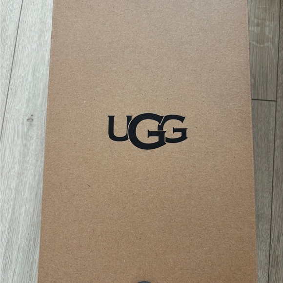 Brand new UGG Tasman in Driftwood size 8 - Picture 5 of 6